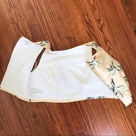 Forever21 Plus Yellow Birds of Paradise Palm Sleeveless Crop Top - Picture 5 of 6